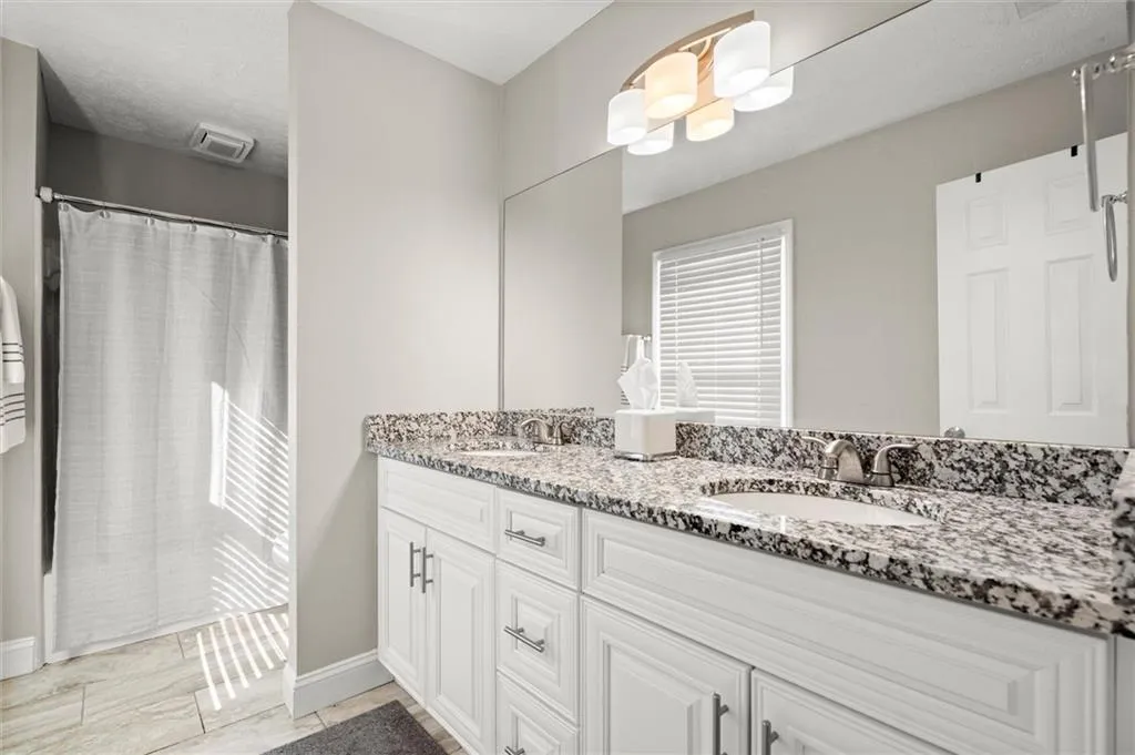 8933 Carroll Manor Drive, Atlanta, Georgia 30350, 2 Bedrooms Bedrooms, ,2 BathroomsBathrooms,Residential,For Sale,8933 Carroll Manor Drive,7706509