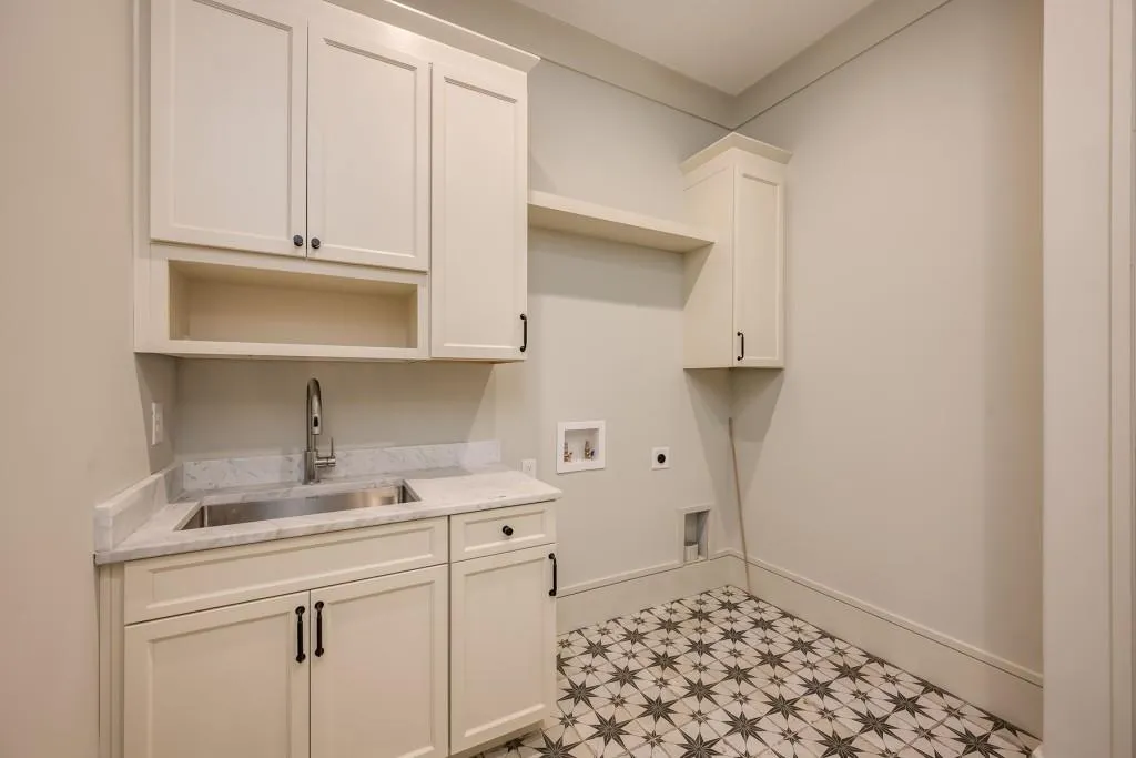 702 Bass Way, Atlanta, Georgia 30328, 5 Bedrooms Bedrooms, ,5 BathroomsBathrooms,Residential,Sold,702 Bass Way,6625264
