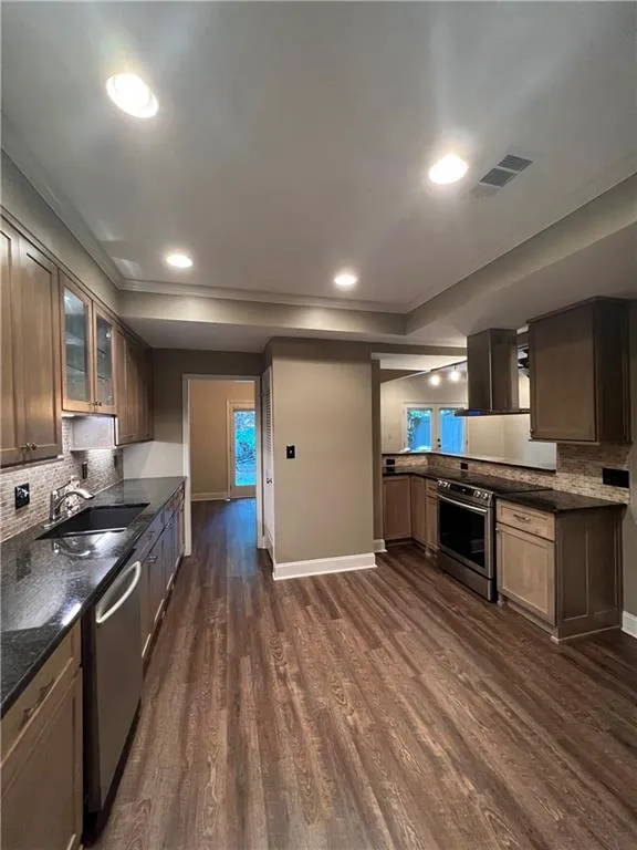 5120 Chemin De Vie, Sandy Springs, Georgia 30342, 3 Bedrooms Bedrooms, ,2 BathroomsBathrooms,Residential,Sold,5120 Chemin De Vie,7212609