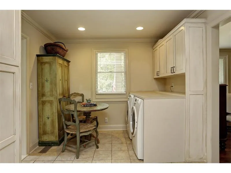 365 Pine Forest Road Ne, Sandy Springs, Georgia 30342, 3 Bedrooms Bedrooms, ,2 BathroomsBathrooms,Residential,Sold,365 Pine Forest Road Ne,5953650
