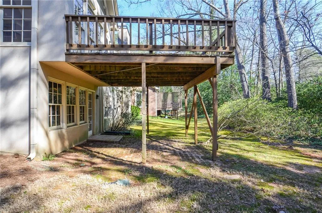 175 Belmont Trace, Sandy Springs, Georgia 30328, 3 Bedrooms Bedrooms, ,2 BathroomsBathrooms,Residential,Sold,175 Belmont Trace,7347192