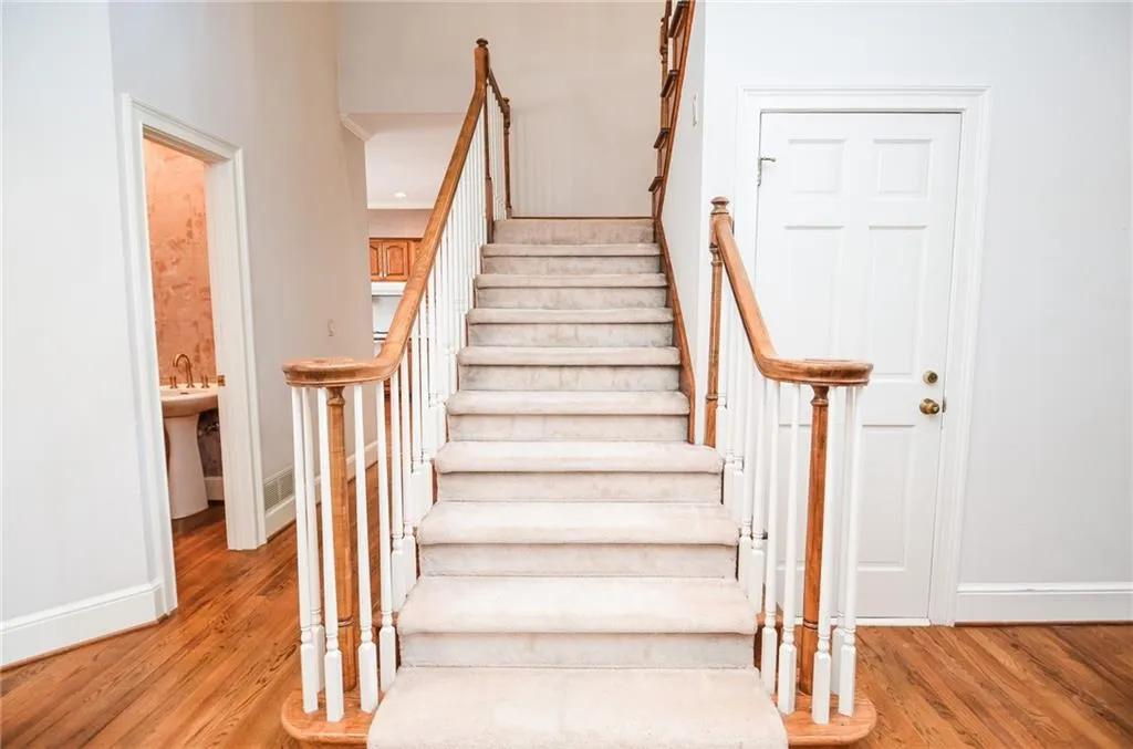 175 Belmont Trace, Sandy Springs, Georgia 30328, 3 Bedrooms Bedrooms, ,2 BathroomsBathrooms,Residential,Sold,175 Belmont Trace,7347192