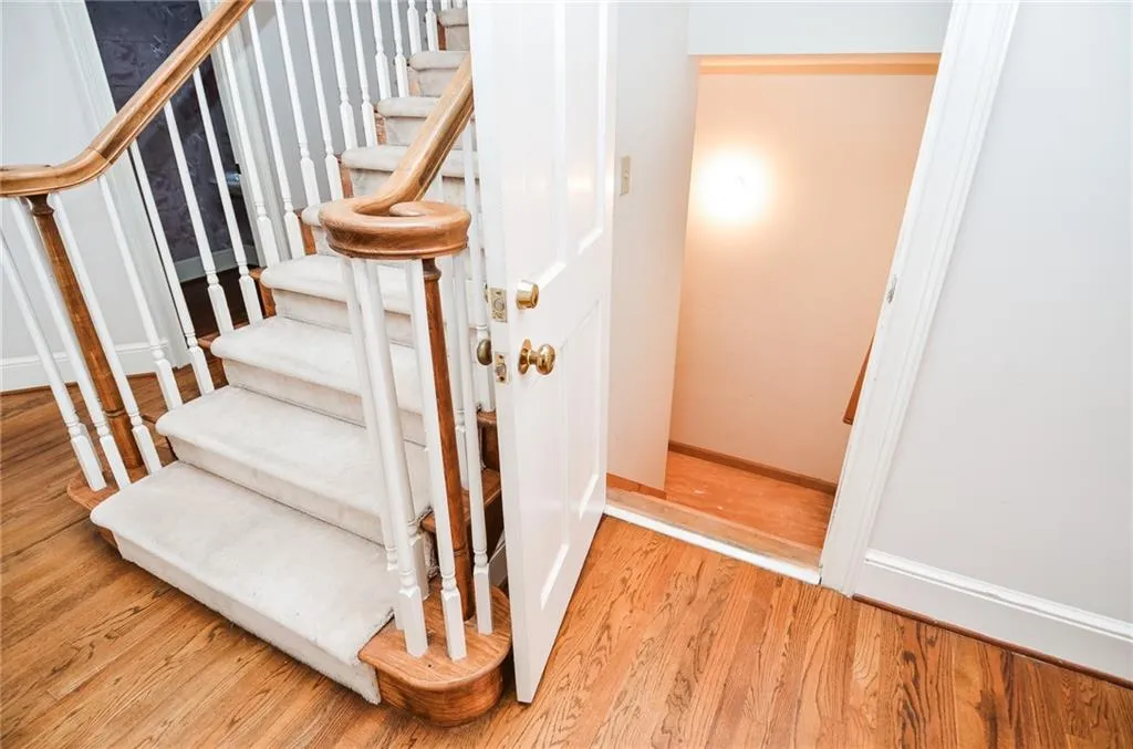 175 Belmont Trace, Sandy Springs, Georgia 30328, 3 Bedrooms Bedrooms, ,2 BathroomsBathrooms,Residential,Sold,175 Belmont Trace,7347192