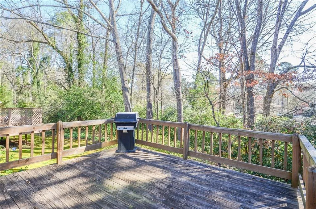 175 Belmont Trace, Sandy Springs, Georgia 30328, 3 Bedrooms Bedrooms, ,2 BathroomsBathrooms,Residential,Sold,175 Belmont Trace,7347192