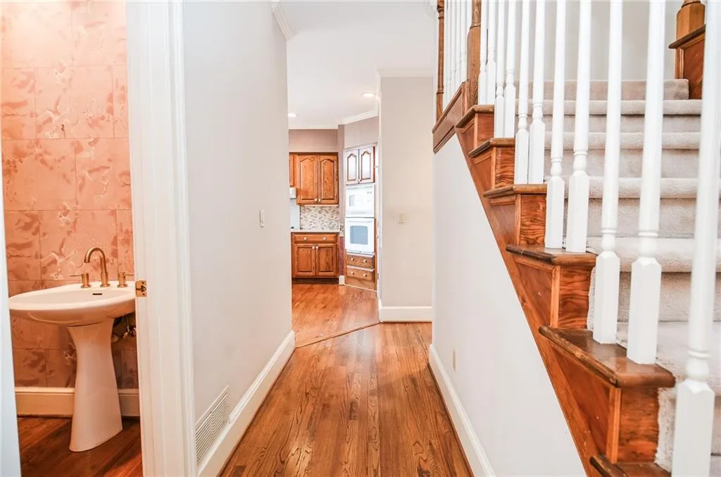 175 Belmont Trace, Sandy Springs, Georgia 30328, 3 Bedrooms Bedrooms, ,2 BathroomsBathrooms,Residential,Sold,175 Belmont Trace,7347192