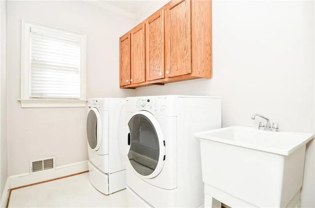 175 Belmont Trace, Sandy Springs, Georgia 30328, 3 Bedrooms Bedrooms, ,2 BathroomsBathrooms,Residential,Sold,175 Belmont Trace,7347192