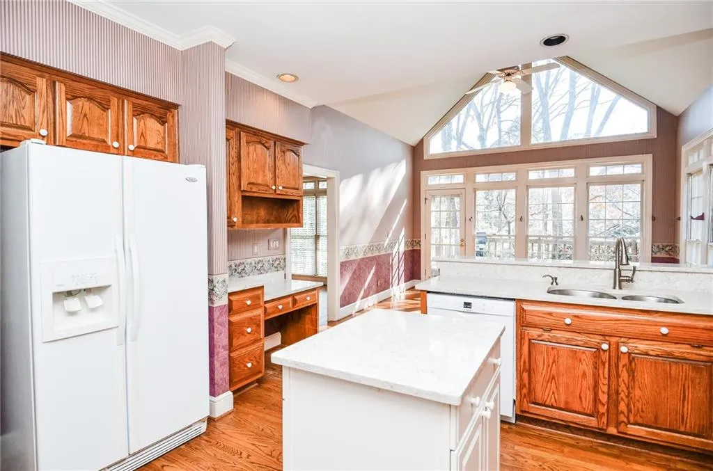 175 Belmont Trace, Sandy Springs, Georgia 30328, 3 Bedrooms Bedrooms, ,2 BathroomsBathrooms,Residential,Sold,175 Belmont Trace,7347192