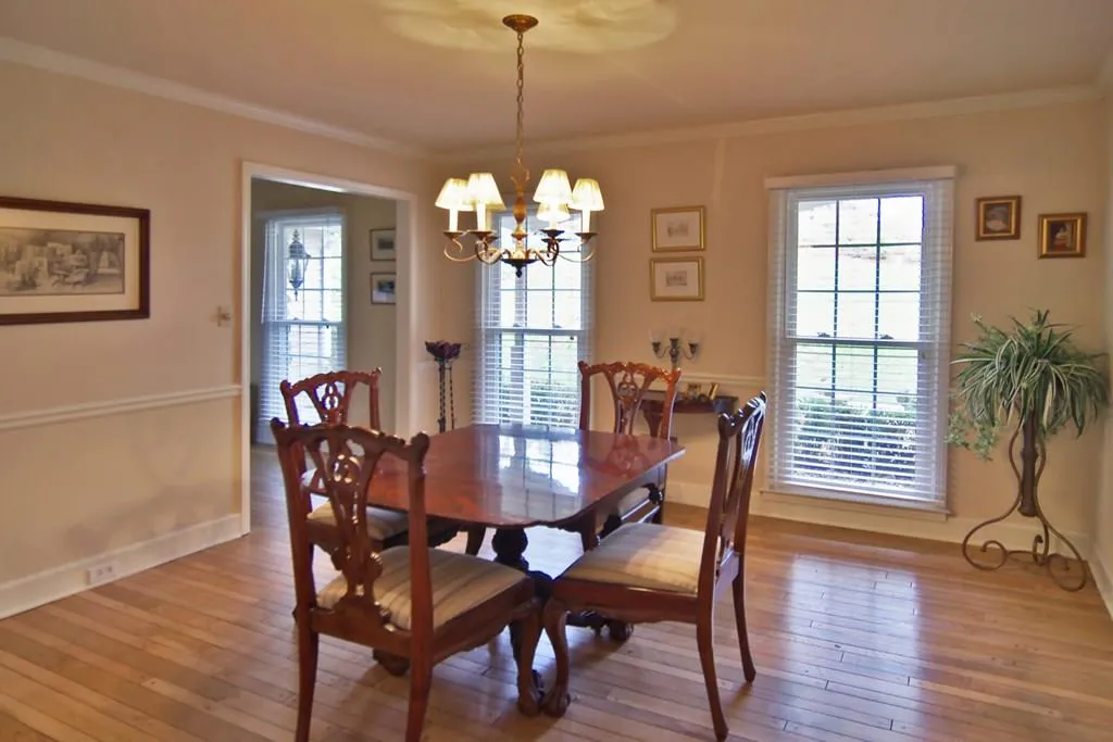 205 Mark Trail, Sandy Springs, Georgia 30328, 4 Bedrooms Bedrooms, ,3 BathroomsBathrooms,Residential,Sold,205 Mark Trail,5576392