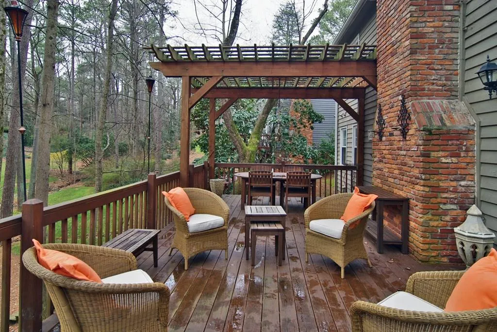 205 Mark Trail, Sandy Springs, Georgia 30328, 4 Bedrooms Bedrooms, ,3 BathroomsBathrooms,Residential,Sold,205 Mark Trail,5576392