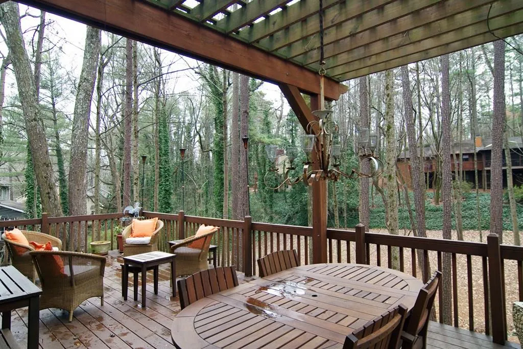 205 Mark Trail, Sandy Springs, Georgia 30328, 4 Bedrooms Bedrooms, ,3 BathroomsBathrooms,Residential,Sold,205 Mark Trail,5576392