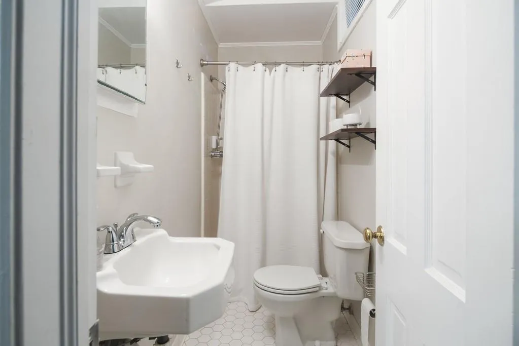 7290 Wynhill Drive, Sandy Springs, Georgia 30328, 4 Bedrooms Bedrooms, ,3 BathroomsBathrooms,Residential,Sold,7290 Wynhill Drive,6595845