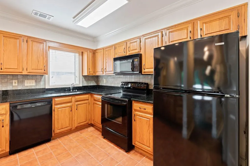 22 Westfair Court, Atlanta, Georgia 30328, 3 Bedrooms Bedrooms, ,2 BathroomsBathrooms,Residential,Sold,22 Westfair Court,6589363