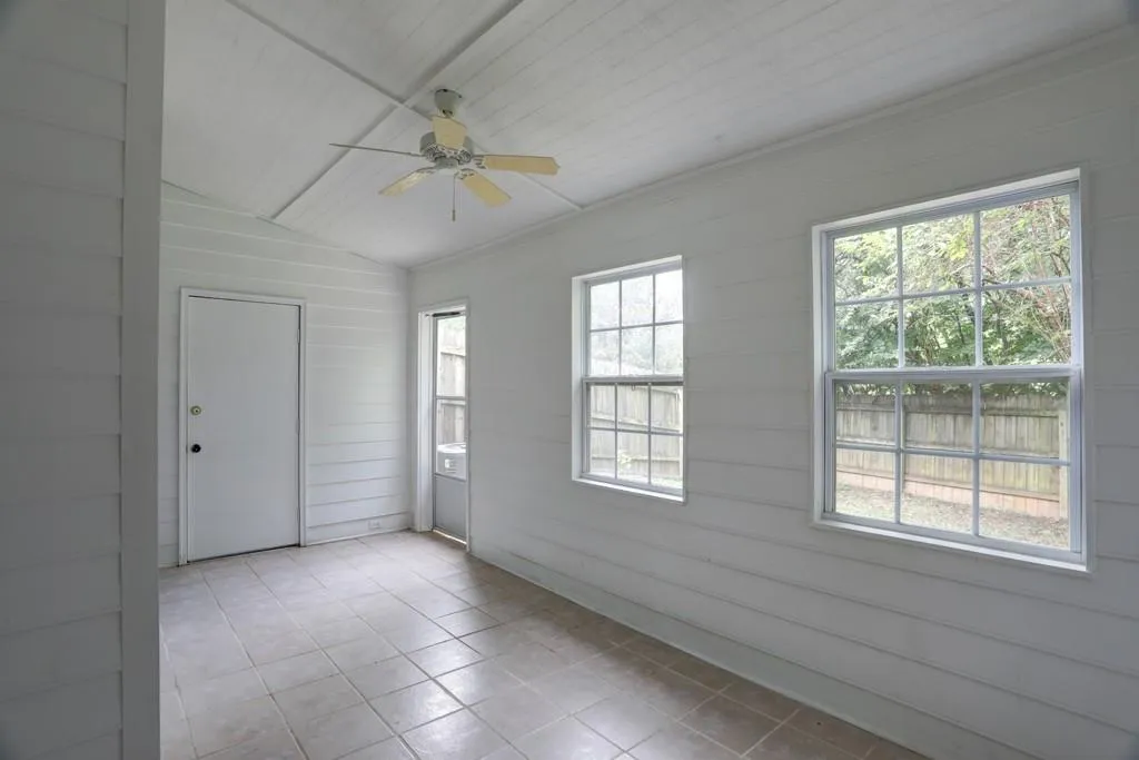325 Towergate Place, Sandy Springs, Georgia 30350, 2 Bedrooms Bedrooms, ,2 BathroomsBathrooms,Residential,Sold,325 Towergate Place,6601297