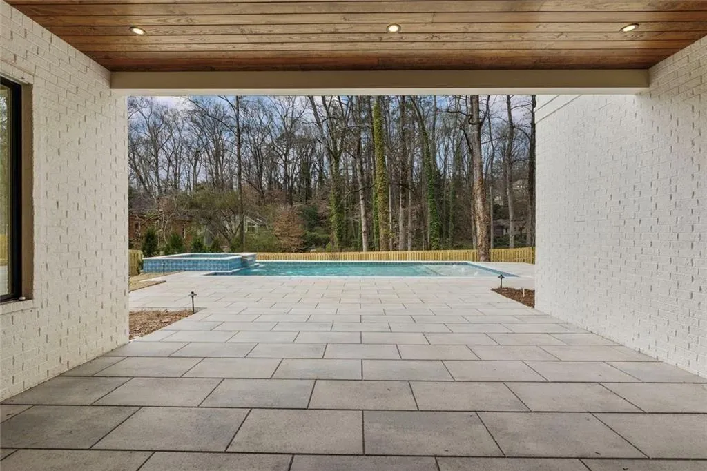 Terrace Level Outdoor Entertaining