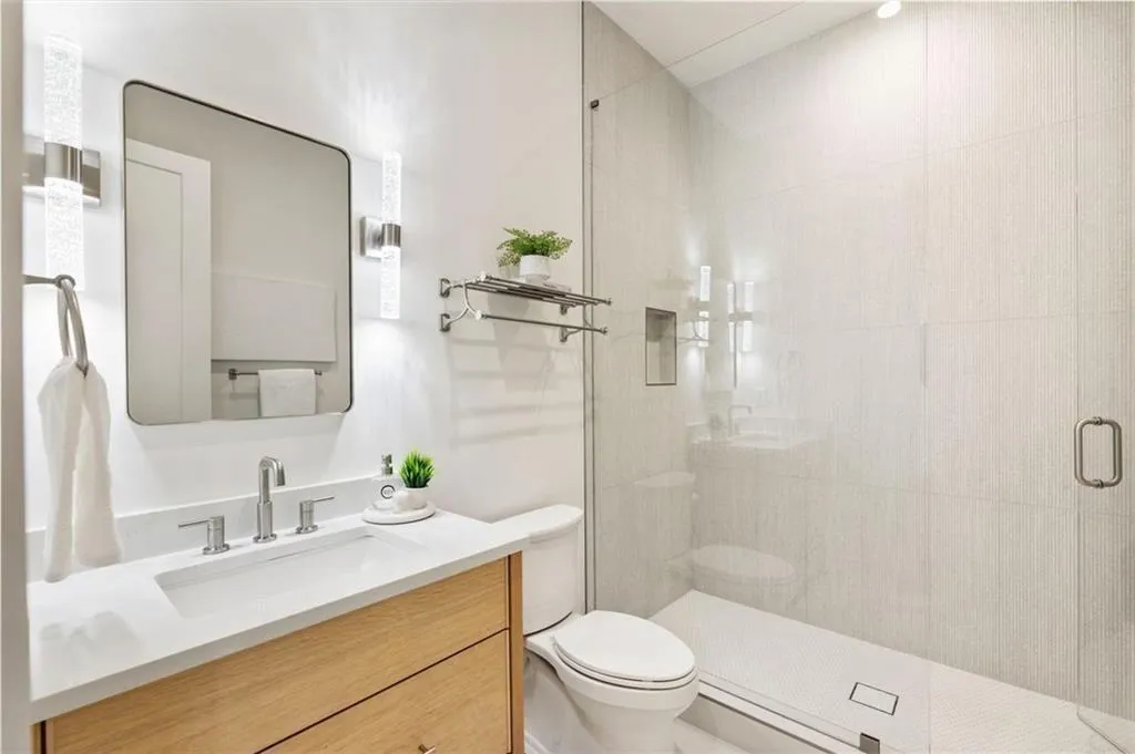 Main Level Bath
