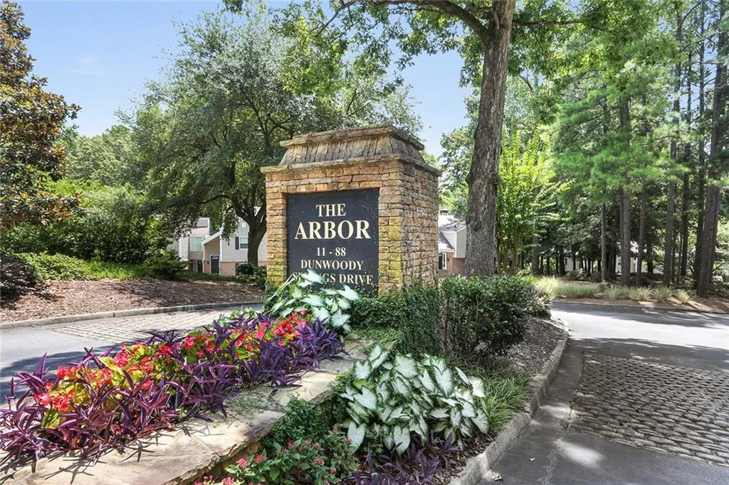 37 Dunwoody Springs Drive, Atlanta, Georgia 30328, 2 Bedrooms Bedrooms, ,2 BathroomsBathrooms,Residential,Sold,37 Dunwoody Springs Drive,6053951