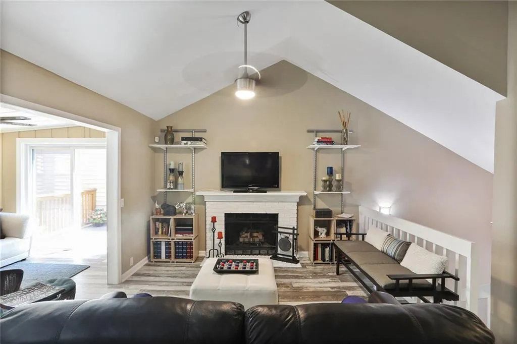 37 Dunwoody Springs Drive, Atlanta, Georgia 30328, 2 Bedrooms Bedrooms, ,2 BathroomsBathrooms,Residential,Sold,37 Dunwoody Springs Drive,6053951