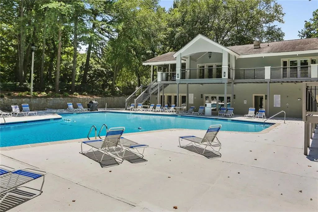 37 Dunwoody Springs Drive, Atlanta, Georgia 30328, 2 Bedrooms Bedrooms, ,2 BathroomsBathrooms,Residential,Sold,37 Dunwoody Springs Drive,6053951