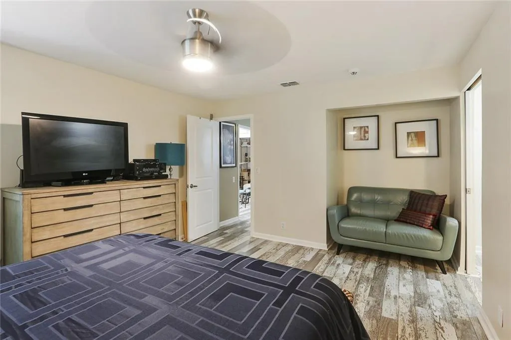 37 Dunwoody Springs Drive, Atlanta, Georgia 30328, 2 Bedrooms Bedrooms, ,2 BathroomsBathrooms,Residential,Sold,37 Dunwoody Springs Drive,6053951