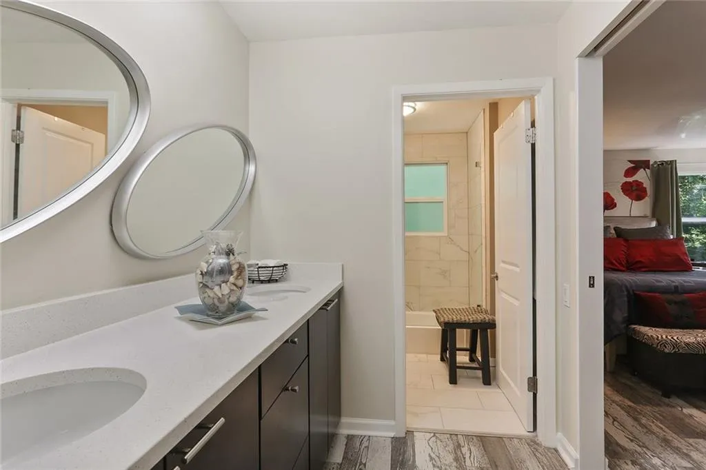 37 Dunwoody Springs Drive, Atlanta, Georgia 30328, 2 Bedrooms Bedrooms, ,2 BathroomsBathrooms,Residential,Sold,37 Dunwoody Springs Drive,6053951