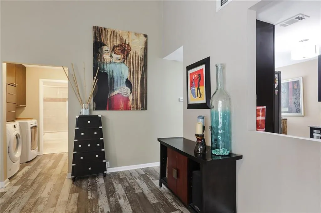 37 Dunwoody Springs Drive, Atlanta, Georgia 30328, 2 Bedrooms Bedrooms, ,2 BathroomsBathrooms,Residential,Sold,37 Dunwoody Springs Drive,6053951