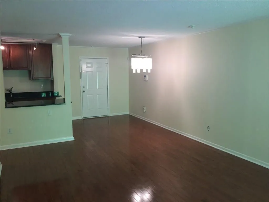 5095 Roswell Road Unit 105, Atlanta, Georgia 30342, 2 Bedrooms Bedrooms, ,2 BathroomsBathrooms,Residential,Sold,5095 Roswell Road Unit 105,6026590