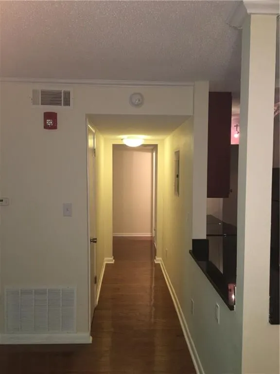 5095 Roswell Road Unit 105, Atlanta, Georgia 30342, 2 Bedrooms Bedrooms, ,2 BathroomsBathrooms,Residential,Sold,5095 Roswell Road Unit 105,6026590