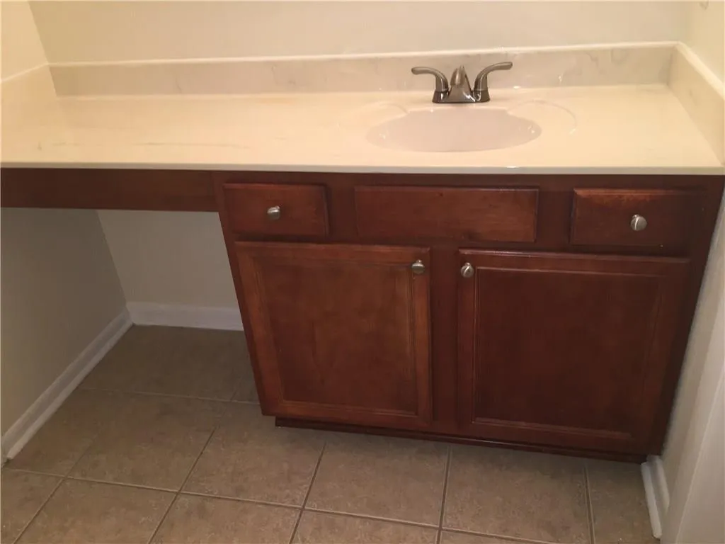 5095 Roswell Road Unit 105, Atlanta, Georgia 30342, 2 Bedrooms Bedrooms, ,2 BathroomsBathrooms,Residential,Sold,5095 Roswell Road Unit 105,6026590