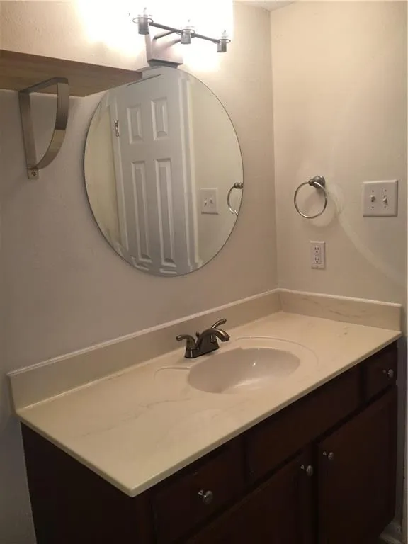 5095 Roswell Road Unit 105, Atlanta, Georgia 30342, 2 Bedrooms Bedrooms, ,2 BathroomsBathrooms,Residential,Sold,5095 Roswell Road Unit 105,6026590