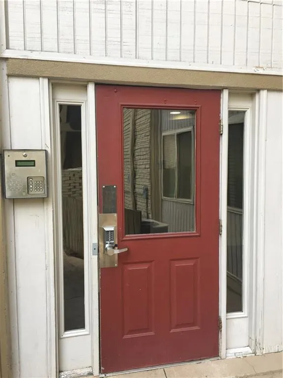 5095 Roswell Road Unit 105, Atlanta, Georgia 30342, 2 Bedrooms Bedrooms, ,2 BathroomsBathrooms,Residential,Sold,5095 Roswell Road Unit 105,6026590