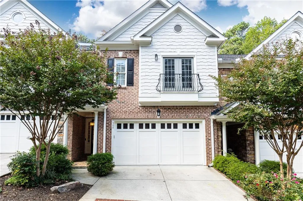 5492 Glenridge Drive Unit 508, Atlanta, Georgia 30342, 4 Bedrooms Bedrooms, ,3 BathroomsBathrooms,Residential,Sold,5492 Glenridge Drive Unit 508,7476470