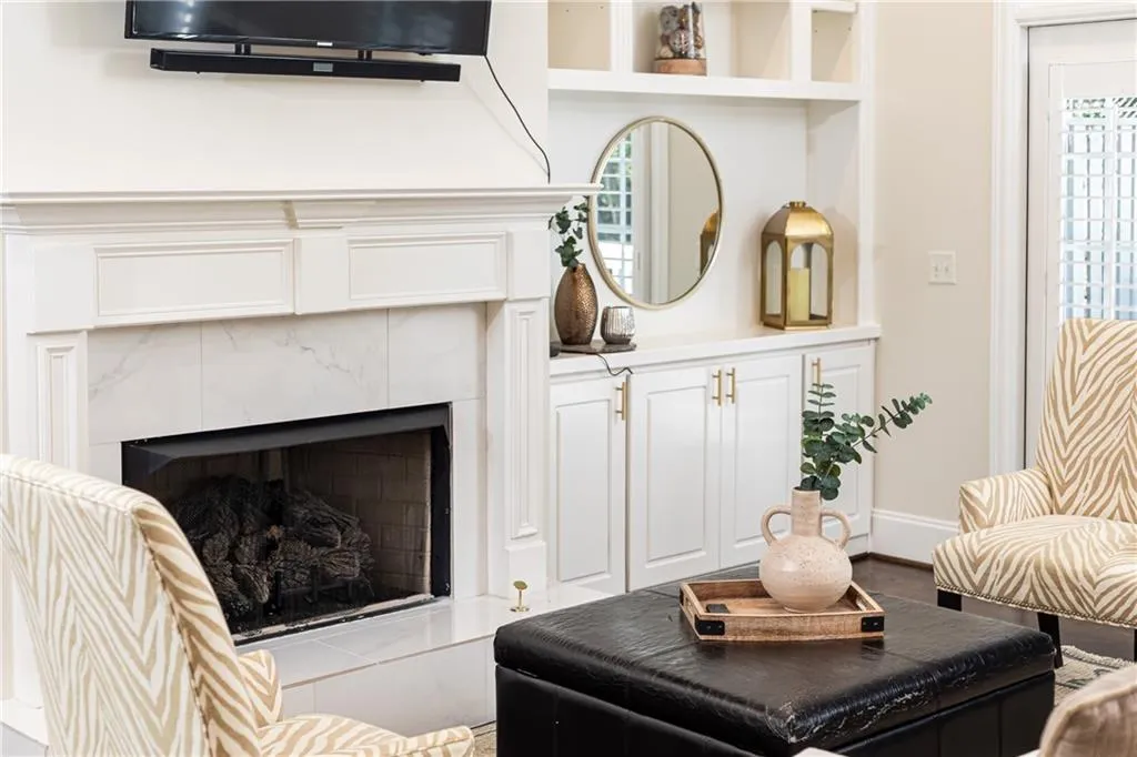 5492 Glenridge Drive Unit 508, Atlanta, Georgia 30342, 4 Bedrooms Bedrooms, ,3 BathroomsBathrooms,Residential,Sold,5492 Glenridge Drive Unit 508,7476470