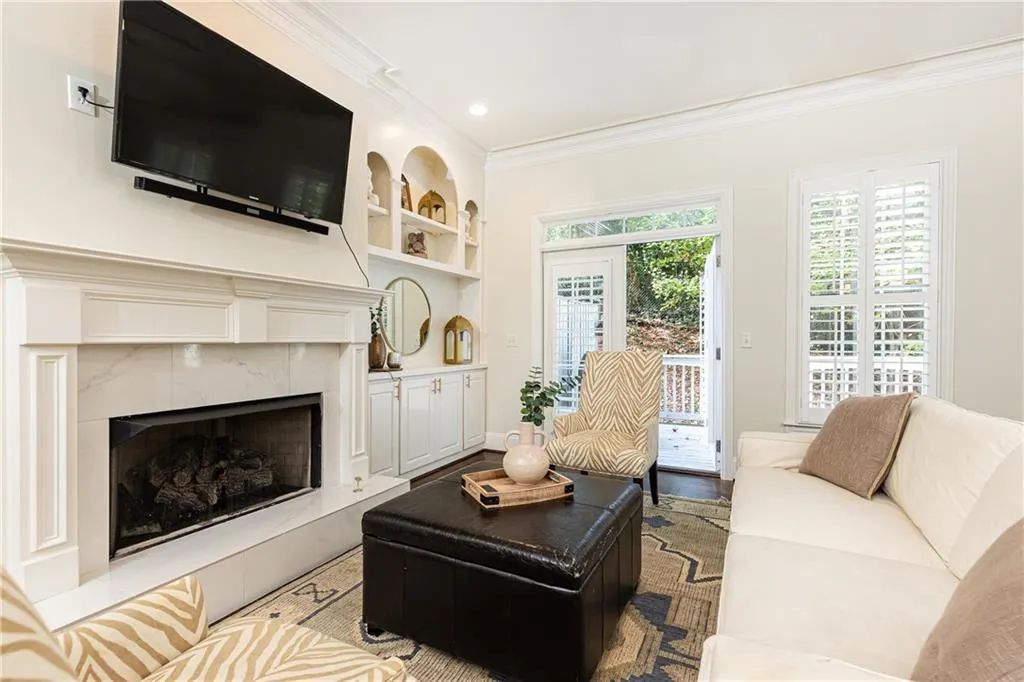 5492 Glenridge Drive Unit 508, Atlanta, Georgia 30342, 4 Bedrooms Bedrooms, ,3 BathroomsBathrooms,Residential,Sold,5492 Glenridge Drive Unit 508,7476470