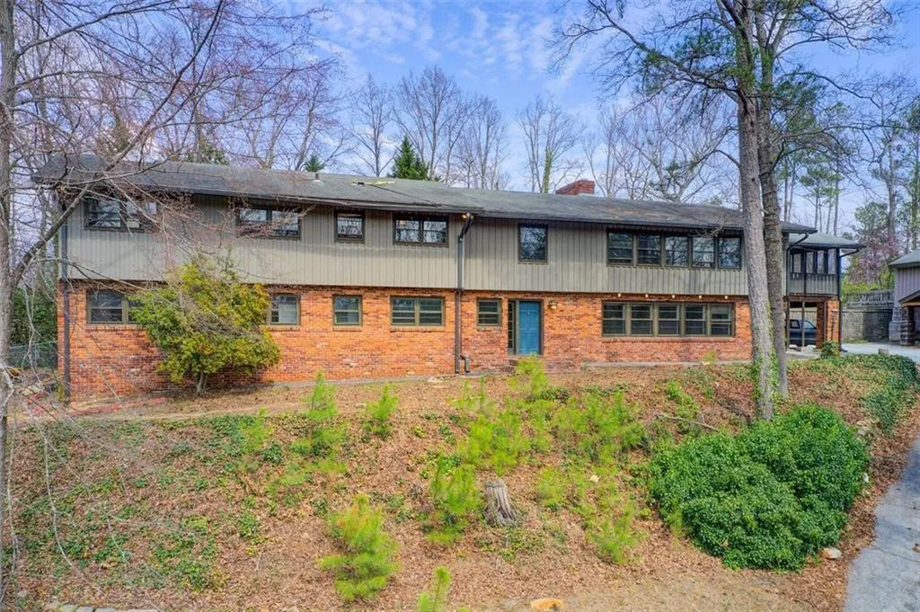 120 Maryeanna Drive, Atlanta, Georgia 30342, 6 Bedrooms Bedrooms, ,3 BathroomsBathrooms,Residential,Sold,120 Maryeanna Drive,7553247