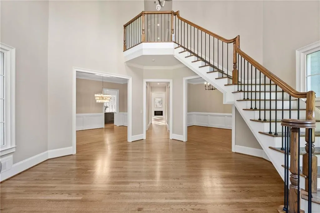 5027 Green Pine Drive, Atlanta, Georgia 30342, 5 Bedrooms Bedrooms, ,5 BathroomsBathrooms,Residential,For Sale,5027 Green Pine Drive,7670381