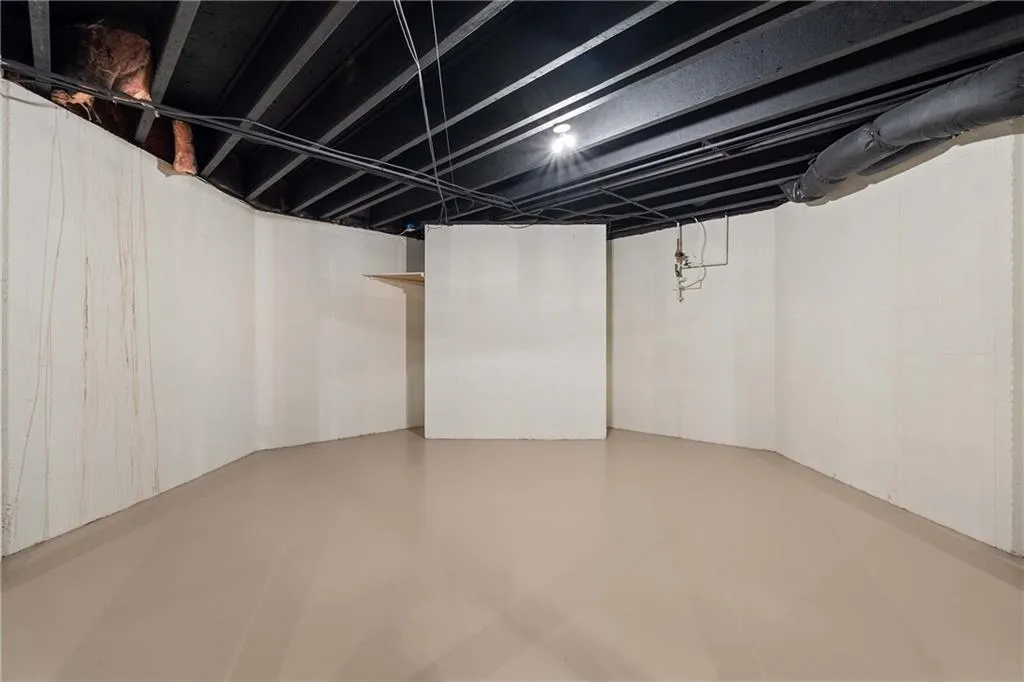 5027 Green Pine Drive, Atlanta, Georgia 30342, 5 Bedrooms Bedrooms, ,5 BathroomsBathrooms,Residential,For Sale,5027 Green Pine Drive,7670381