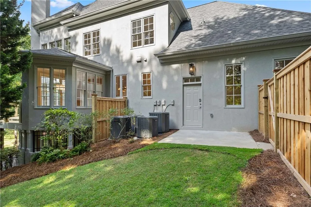 5027 Green Pine Drive, Atlanta, Georgia 30342, 5 Bedrooms Bedrooms, ,5 BathroomsBathrooms,Residential,For Sale,5027 Green Pine Drive,7670381