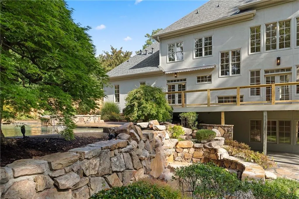 5027 Green Pine Drive, Atlanta, Georgia 30342, 5 Bedrooms Bedrooms, ,5 BathroomsBathrooms,Residential,For Sale,5027 Green Pine Drive,7670381