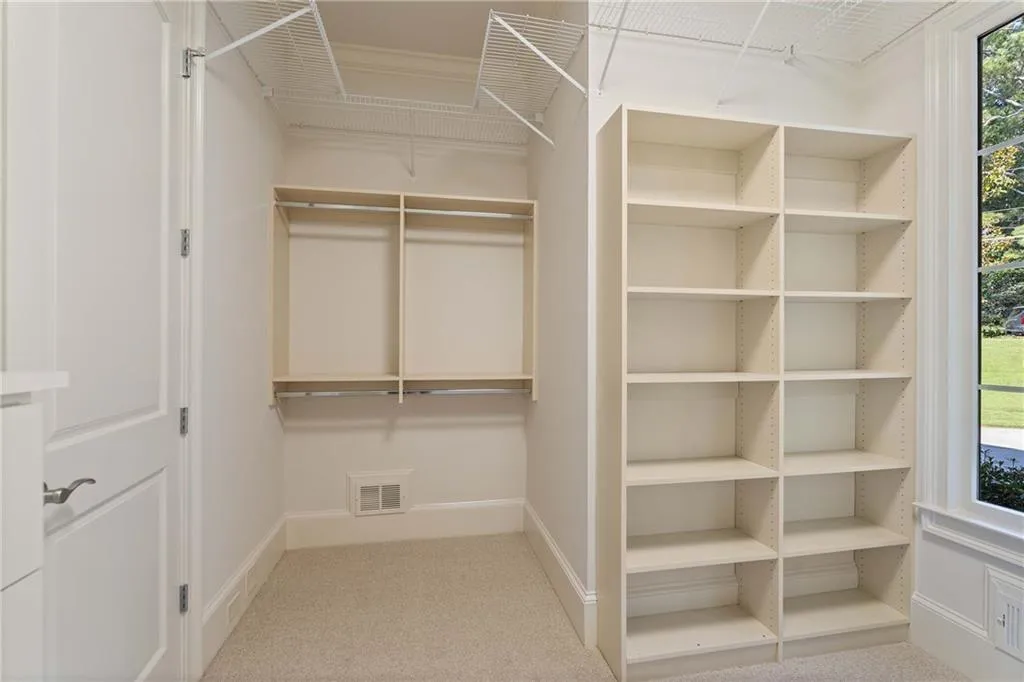 5027 Green Pine Drive, Atlanta, Georgia 30342, 5 Bedrooms Bedrooms, ,5 BathroomsBathrooms,Residential,For Sale,5027 Green Pine Drive,7670381