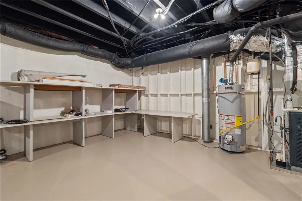 5027 Green Pine Drive, Atlanta, Georgia 30342, 5 Bedrooms Bedrooms, ,5 BathroomsBathrooms,Residential,For Sale,5027 Green Pine Drive,7670381