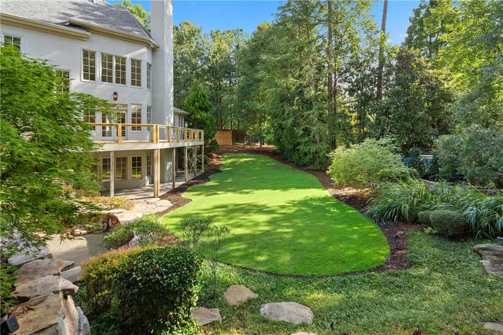 5027 Green Pine Drive, Atlanta, Georgia 30342, 5 Bedrooms Bedrooms, ,5 BathroomsBathrooms,Residential,For Sale,5027 Green Pine Drive,7670381