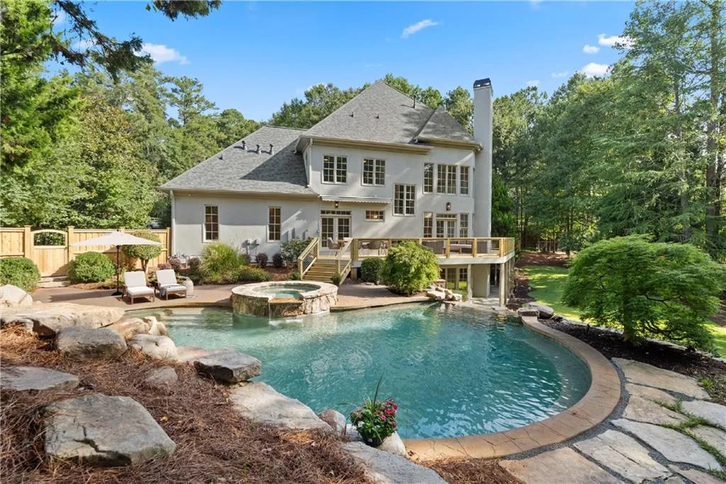 5027 Green Pine Drive, Atlanta, Georgia 30342, 5 Bedrooms Bedrooms, ,5 BathroomsBathrooms,Residential,For Sale,5027 Green Pine Drive,7670381