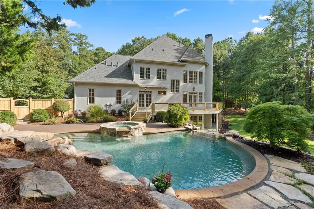 5027 Green Pine Drive, Atlanta, Georgia 30342, 5 Bedrooms Bedrooms, ,5 BathroomsBathrooms,Residential,For Sale,5027 Green Pine Drive,7670381