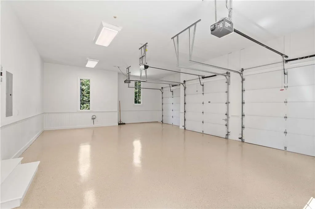 5027 Green Pine Drive, Atlanta, Georgia 30342, 5 Bedrooms Bedrooms, ,5 BathroomsBathrooms,Residential,For Sale,5027 Green Pine Drive,7670381