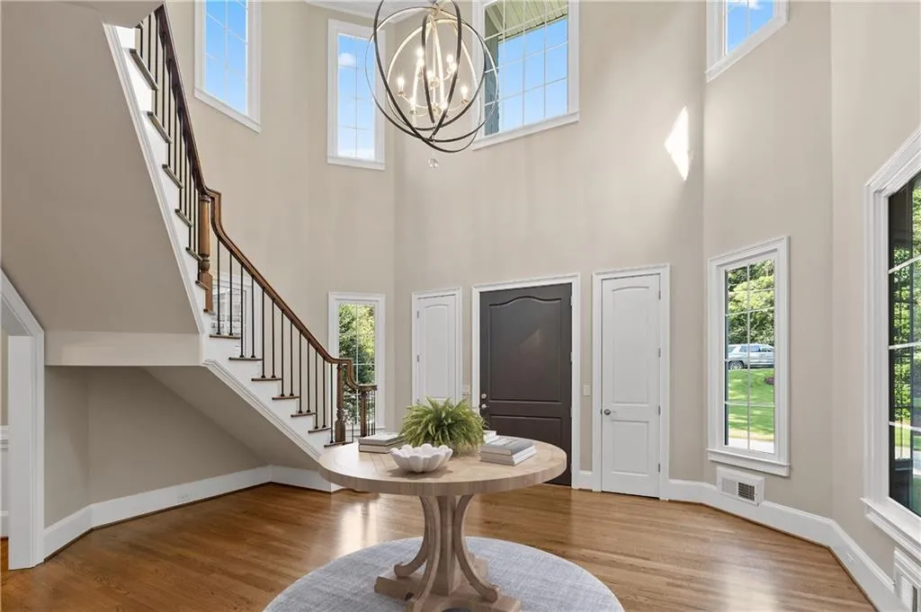 5027 Green Pine Drive, Atlanta, Georgia 30342, 5 Bedrooms Bedrooms, ,5 BathroomsBathrooms,Residential,For Sale,5027 Green Pine Drive,7670381