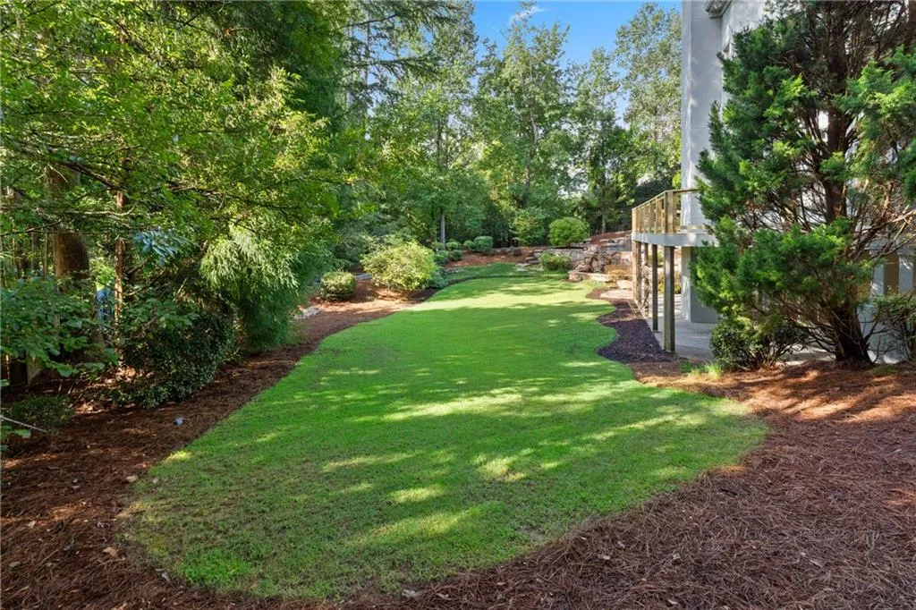 5027 Green Pine Drive, Atlanta, Georgia 30342, 5 Bedrooms Bedrooms, ,5 BathroomsBathrooms,Residential,For Sale,5027 Green Pine Drive,7670381
