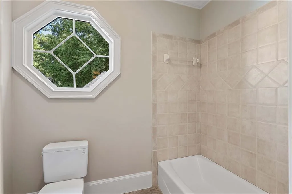 5027 Green Pine Drive, Atlanta, Georgia 30342, 5 Bedrooms Bedrooms, ,5 BathroomsBathrooms,Residential,For Sale,5027 Green Pine Drive,7670381