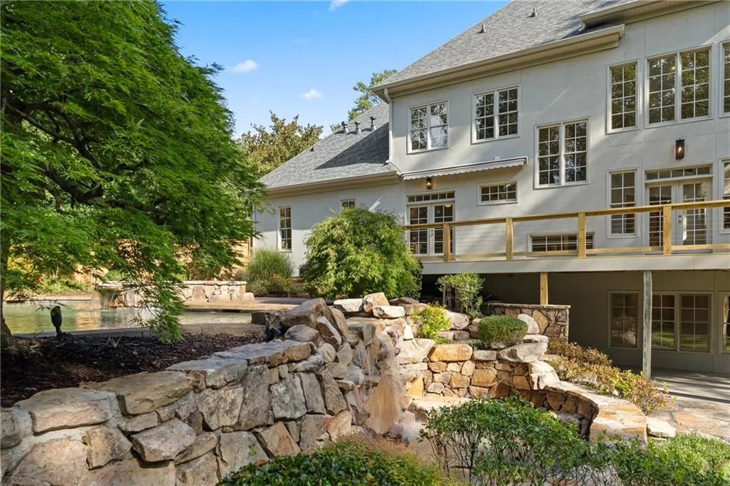 5027 Green Pine Drive, Atlanta, Georgia 30342, 5 Bedrooms Bedrooms, ,5 BathroomsBathrooms,Residential,For Sale,5027 Green Pine Drive,7670381