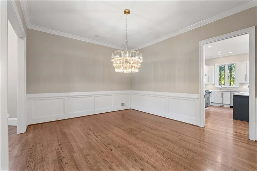 5027 Green Pine Drive, Atlanta, Georgia 30342, 5 Bedrooms Bedrooms, ,5 BathroomsBathrooms,Residential,For Sale,5027 Green Pine Drive,7670381