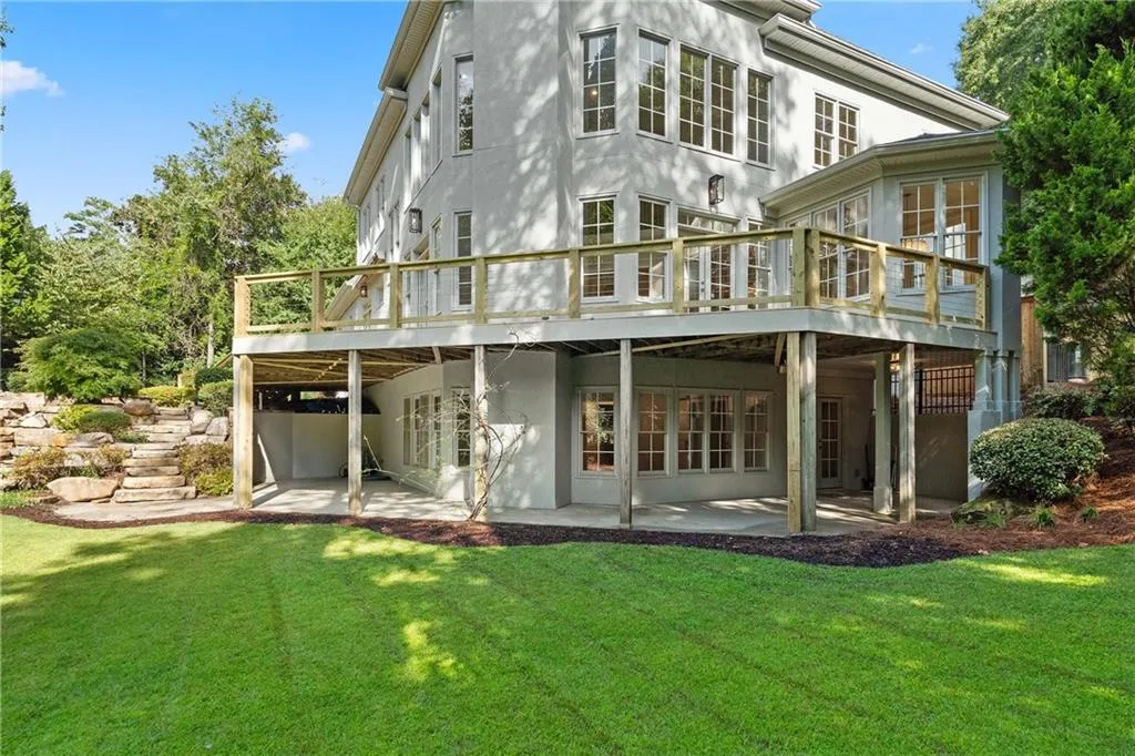 5027 Green Pine Drive, Atlanta, Georgia 30342, 5 Bedrooms Bedrooms, ,5 BathroomsBathrooms,Residential,For Sale,5027 Green Pine Drive,7670381